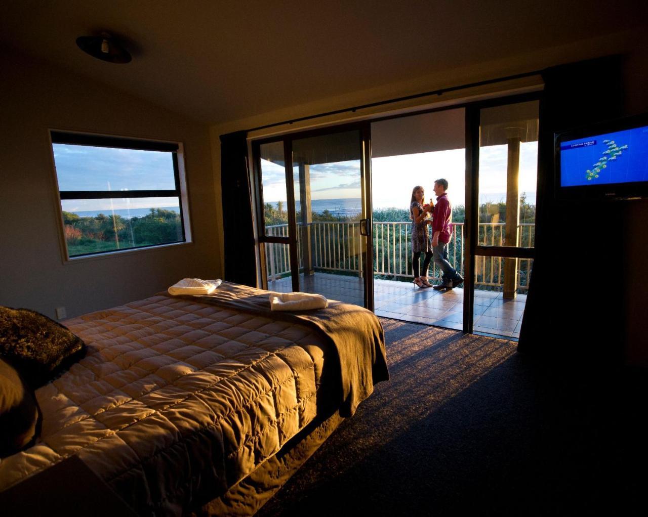 Greymouth Seaside Top 10 Holiday Park Стая снимка