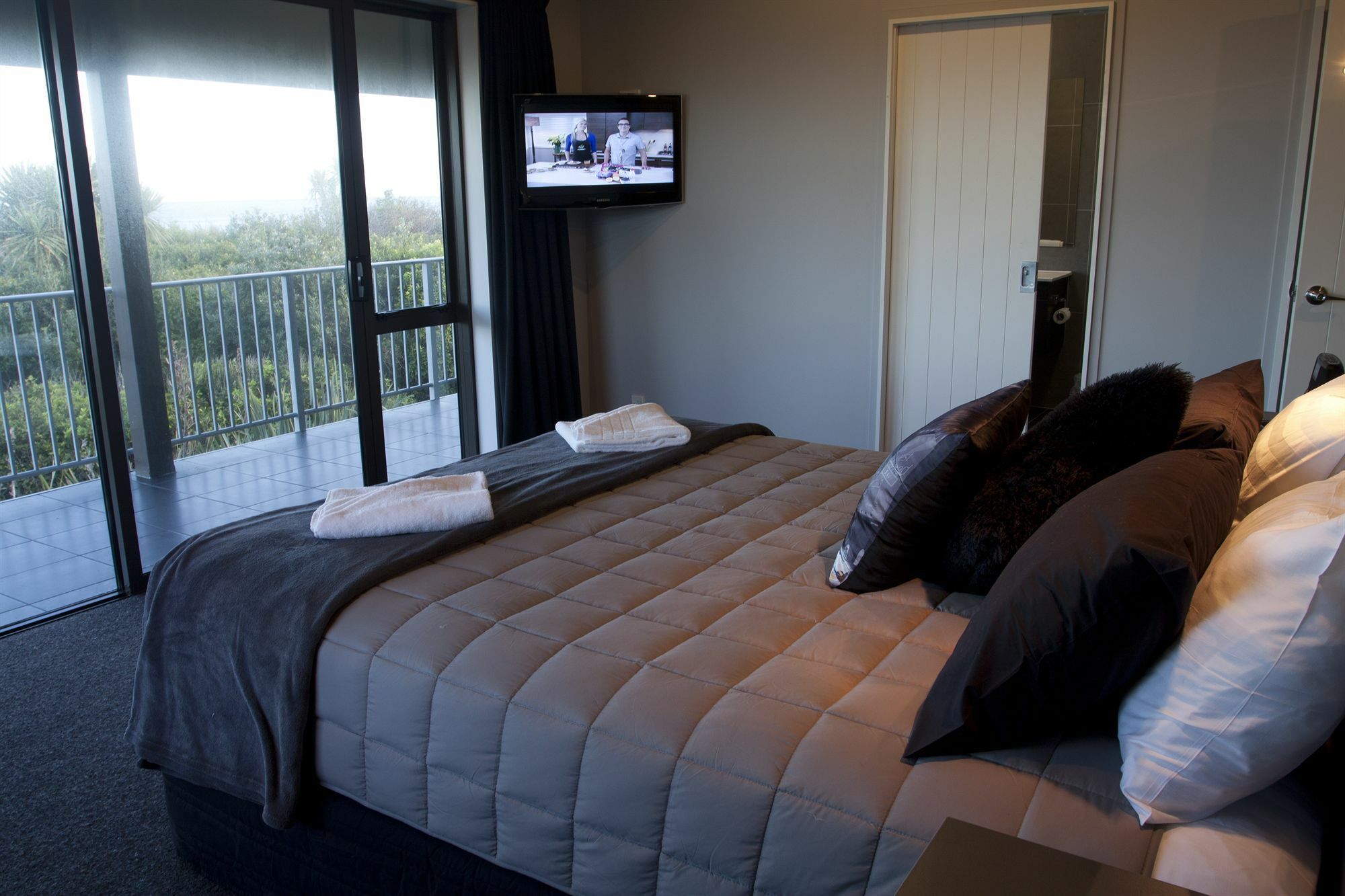 Greymouth Seaside Top 10 Holiday Park Екстериор снимка