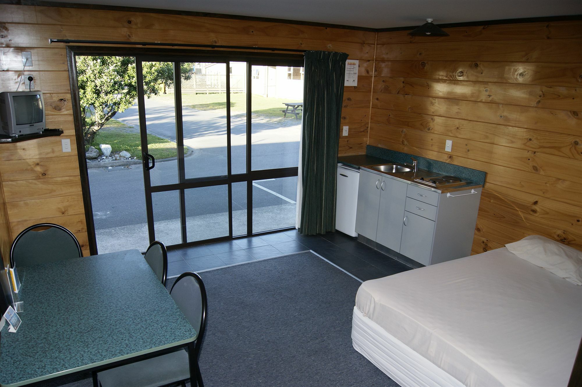 Greymouth Seaside Top 10 Holiday Park Екстериор снимка
